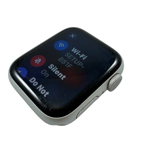 Apple Watch Series 5 Silver Aluminum Case 40mm Wi-Fi GPS with 5 Bands - Picture 5 of 11